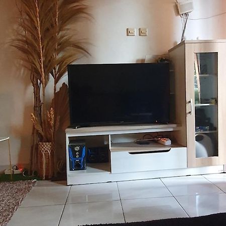 Villa House In Bekasi Timur Extérieur photo