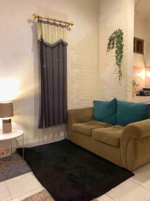 Villa House In Bekasi Timur Extérieur photo