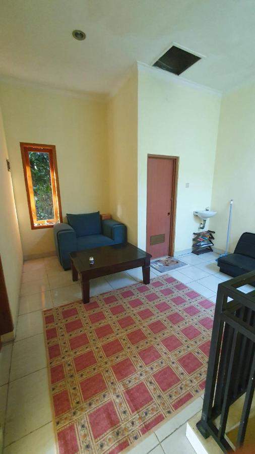 Villa House In Bekasi Timur Extérieur photo